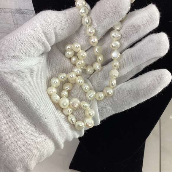 Vintage Cream Genuine Freshwater Pearl Necklace Hand Knotted 39in - Picture 2 of 7